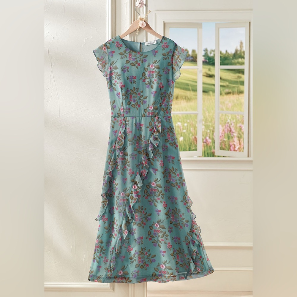 🌸Brand New🌸 Flutter of Florals Dress (Petite)